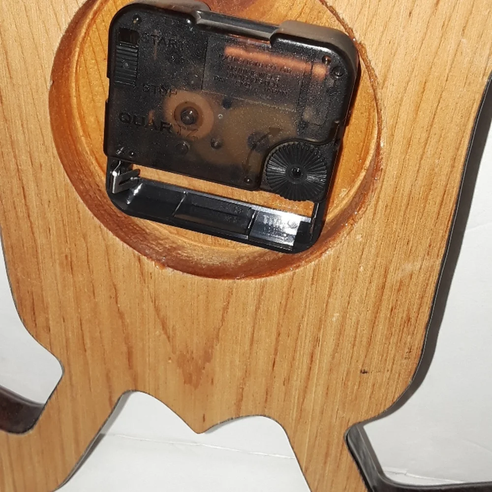 RARE VINTAGE WOOD CROSSED GOLF CLUB SHAPE QUARTZ CLOCK
